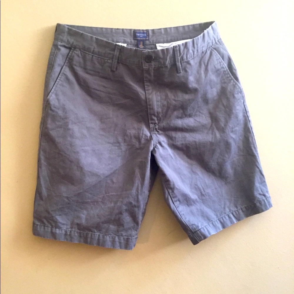 Mens gray everyday shorts || GAPkhakis